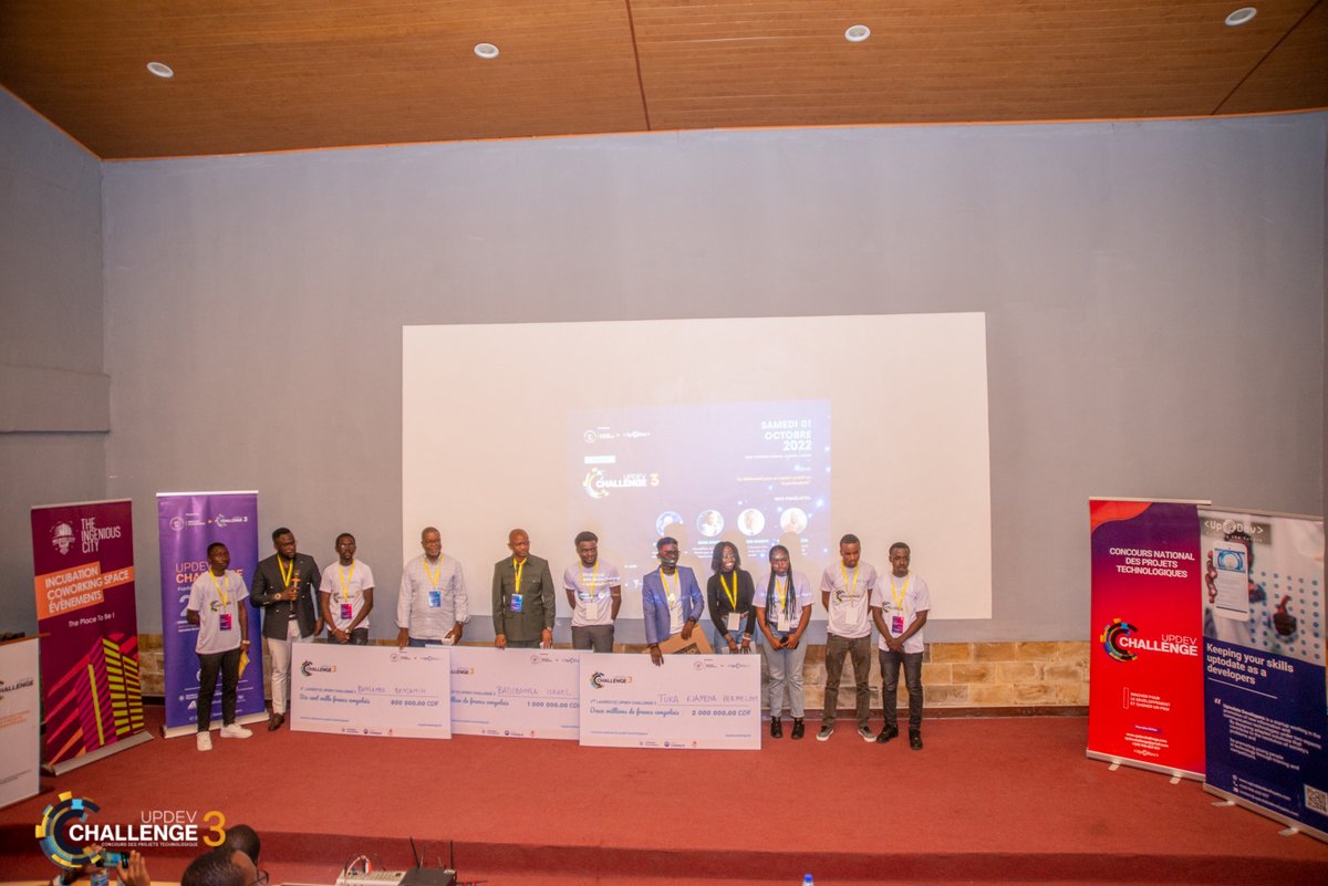 Ingeniouscity's tweet photo. Retour En Images sur la finale d'#UpDevChallenge3 qui s'est déroulée ce 1er octobre 2022 au Kivu International School de GOMA 🇨🇩
@Ingeniouscity est heureux d'avoir accompagné cette initiative d'@DevelopersUp
1/2
----
.
.
.
.
@DarioCongo https://t.co/rsbVWY5uR2