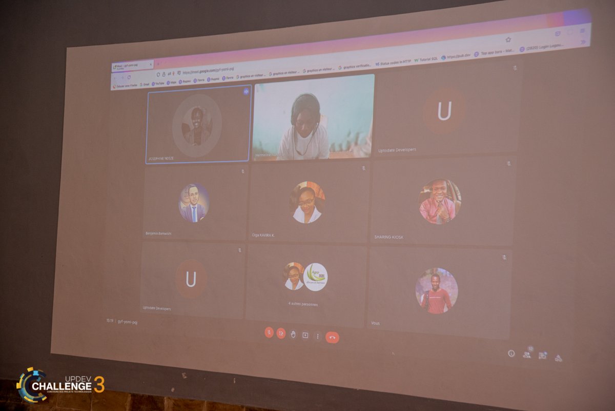 Ingeniouscity's tweet photo. Retour En Images sur la finale d'#UpDevChallenge3 qui s'est déroulée ce 1er octobre 2022 au Kivu International School de GOMA 🇨🇩
@Ingeniouscity est heureux d'avoir accompagné cette initiative d'@DevelopersUp
1/2
----
.
.
.
.
@DarioCongo https://t.co/rsbVWY5uR2