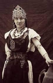 Ben_Hardine's tweet photo. Le peuple amérindien et le peuple #Kabyle ont un même combat. Celui de leur survie. #RIP #Littlefeather https://t.co/oXhujSyIzK