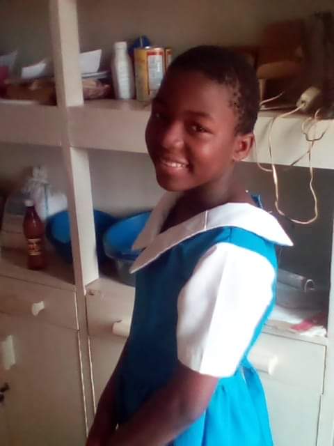 fatsanigunya1's tweet photo. Ladies & gentlemen;
Join me in putting your hands together for one #Mirriam_Kachala.
The little genius has topped the @2022 #Malawi Primary School Leaving Certificate Examinations (#PSLCE). Scored @448/500.
She's since been offered a scholarship at #Kamuzu_Academy
Congrats! https://t.co/ilU9oZ50eq