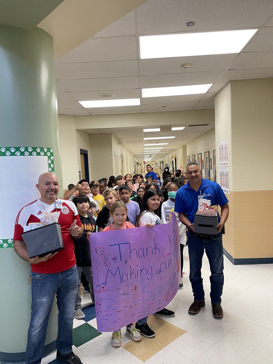 Asavsam's tweet photo. We have the best custodians!  @NISDDriggers https://t.co/O48OhaEVyw