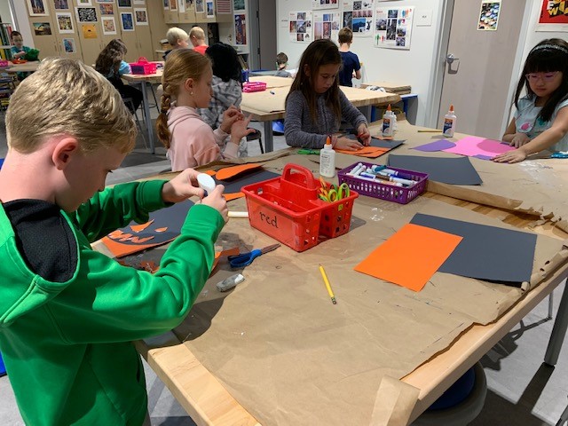 Fun visit in Art class today. Fall is definitely in the air as students were creating fall decorations in Mrs. McDonough's Grade 3 Art Class.  Looking good! <a href="/Methacton/">Methacton Schools</a>