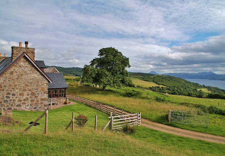 DrimninE's tweet photo. Enjoy Autumn on Scotland's West Coast
#Latedeal at Achleanan Farmhouse 29th October, 7 night £534 (sleeps upto 6)
Logs for the wood burner free of charge
#DogFriendly #lateavailability
To book visit
https://t.co/UJCXpPa98A https://t.co/SM7HiHFxNu