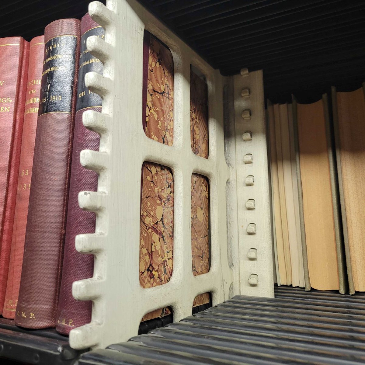 CPPHistMedLib's tweet photo. 👀 Look at those #stacks! It's #WorldArchitectureDay. Here at the Historical Medical Library we thought we'd share our original #historical #librarystacks, designed by Snead &amp; Co. of Jersey City, New Jersey.

Peek at the 1931 Snead &amp; Co. Catalog here➡️ https://t.co/HIlSY2ykBO https://t.co/FxqEieJs3a
