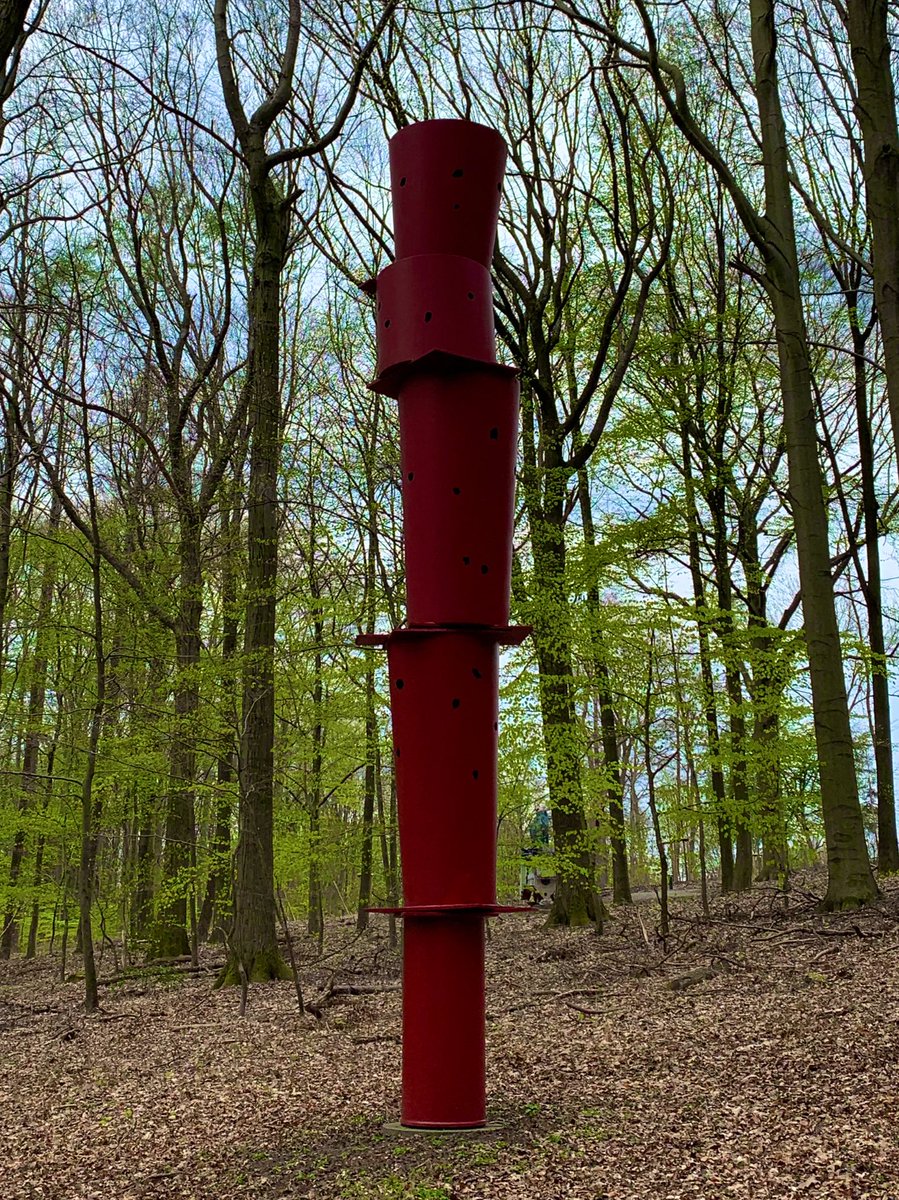 WeareWuppertal's tweet photo. An der ein oder anderen Stelle gibt es auch was Buntes zu sehen im Skulpturenpark #waldfrieden #wuppertal https://t.co/cIoN4c0XUt