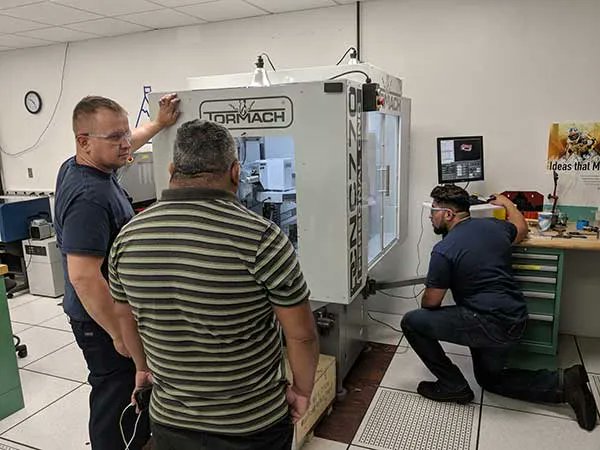 Tormach's tweet photo. Tormach is now offering on-site installation and training with new machine purchases. Read more for all the details - https://t.co/b9VRpGq2hj #machineinstallation #Tormachtraining #instamachinist #learnCNC #CNCEDU https://t.co/erV3HBpREE