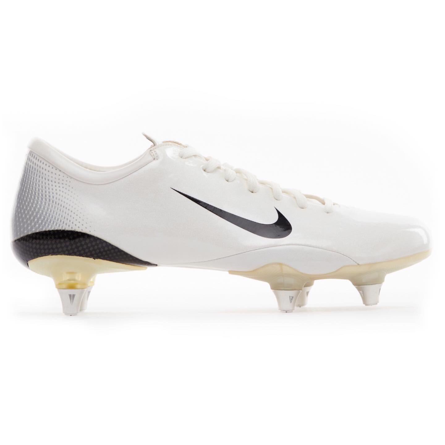 Classic Football Shirts on Twitter: "Thierry Henry x Nike Mercurial Vapor III This Mercurial Vapor III is one several used during 2005/06 season, Thierry Henry scored the memorable winner