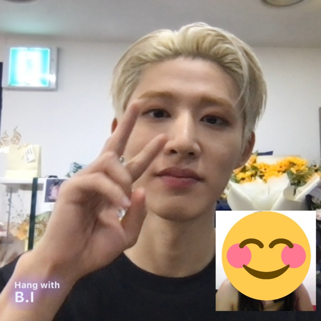 KGhanbin's tweet photo. Its been a year I talked with you baby @shxx131bi131.I miss you so much you rocked that online concert, I wish I could go back, but future memories will be even  better. I love you forever https://t.co/ck5c1J3u8g