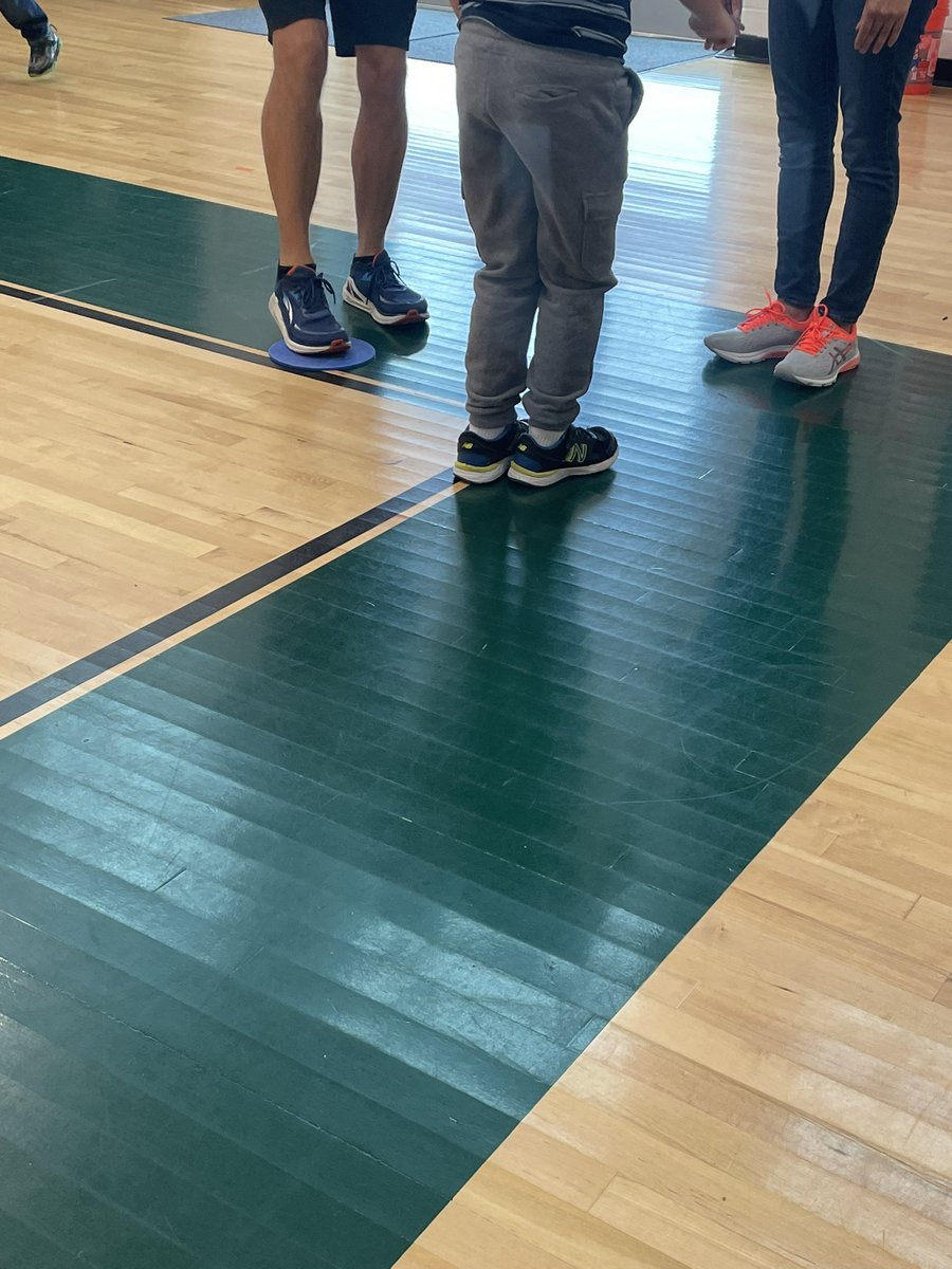 FCPSAdaptedPE's tweet photo. Visuals can provide so much independence for students in PE! #Gifs #polyspots and more used by @joedbasford during class @BRESblazers today! #fcpspe @FCPS_ElemHPE @samerenap @FCPSTrailblazer https://t.co/bp3fV88hB2