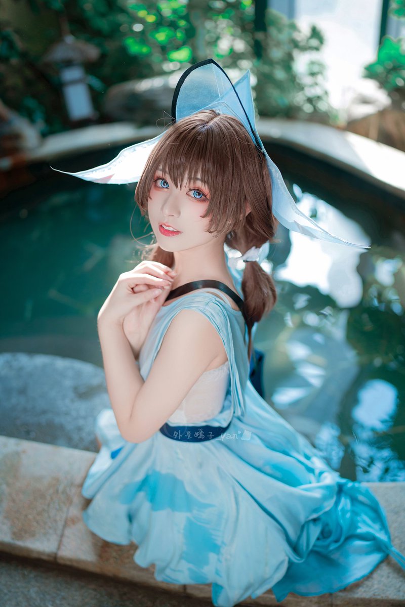 yan_nekoneko's tweet photo. “💙🔹节约用水，是该节约用水，可是，大浴场还是保留着吧？🔹💧”

#アークナイツ #Arknights #Purestream #cosplay #コスプレ https://t.co/UeGQyGd44n