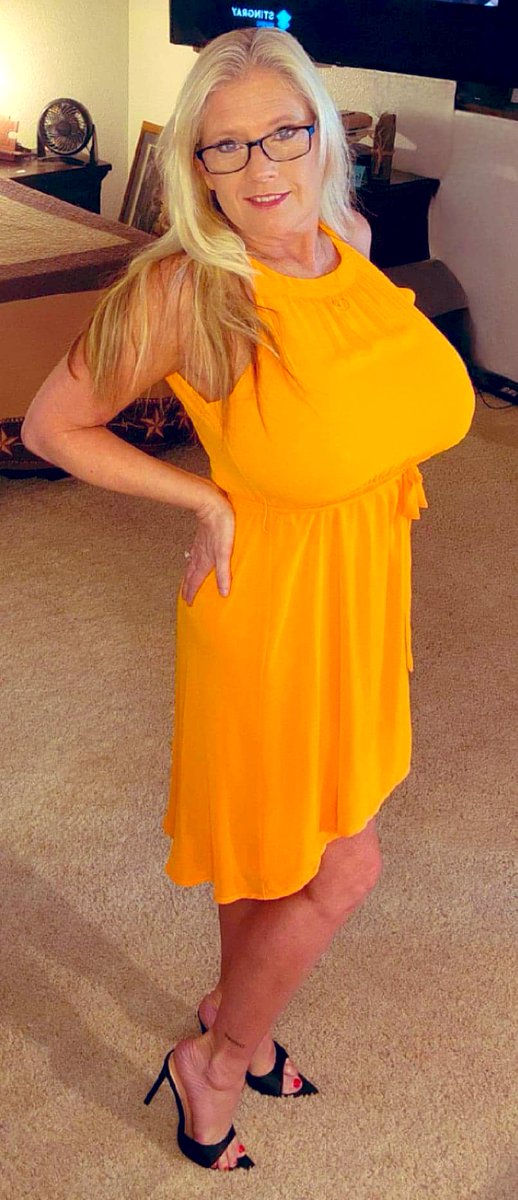 🐴Maddie Cross🐴 Exxxotica NJ/AVNs Vegas on Twitter: "Happy Monday everyone. I will be live soon