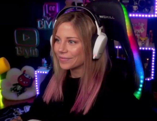 SoffiBooks's tweet photo. ❥.ᨘ۫.ꪶ Hilo de capturas de Biyín del stream de hoy https://t.co/H4ZqbNjSOK