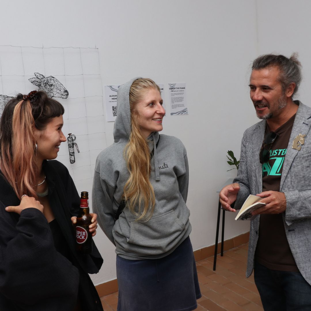 Here is a little throwback from out first physical #nft exhibition last month. Check out the virtual <a href="/threexr_/">𝟯𝗫𝗥.𝗦𝗣𝗔𝗖𝗘</a> gallery with all pieces here: bit.ly/3RwOHND in collaboration with <a href="/lensmotionpics/">Lens DAO</a> . Thank you for the support <a href="/NEARProtocol/">NEAR Protocol</a>  <a href="/mintbase/">Mintbase</a> #nftcollectors #Portugal