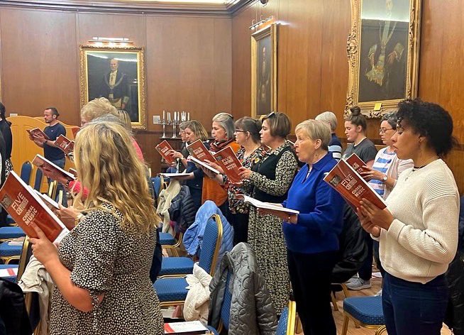 BeConservatoire's tweet photo. Belfast City Chorus; the 18+ choir.

Big plans in the works for this choir; a good mix of fun and high quality singing.

On top of GF Handel and Bob Dylan we’re starting our Christmas music this week! Don’t miss out on the chance to sing in a choir this Christmas and come join us https://t.co/AUsLfp8Pge