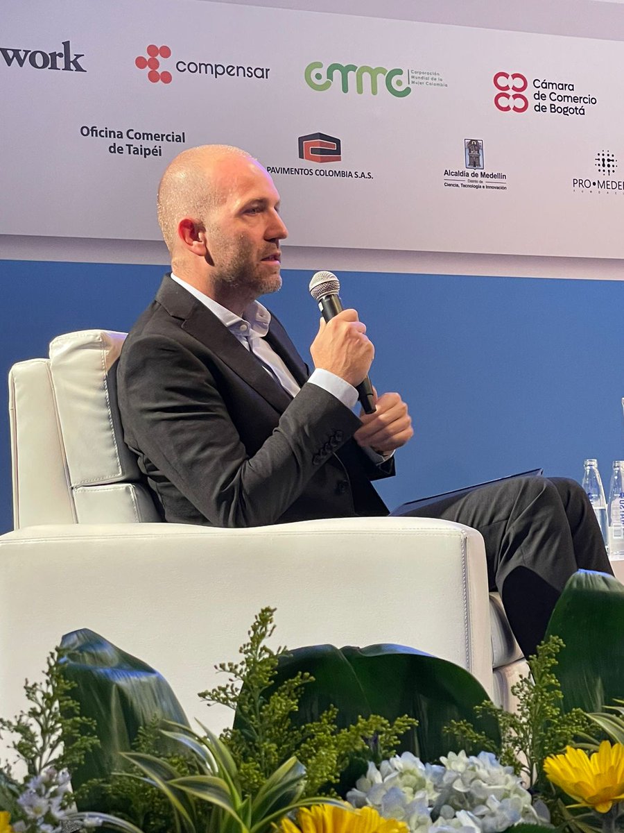 FunElNogal's tweet photo. Guillen Calvo, Director General de Insuco, "Es un momento histórico para la sostenibilidad, porque las empresas entendieron que es una obligación con la sociedad." #XIICongresoFEN #ResponsabilidadSocial #FundaciónElNogal https://t.co/zntVJvSSuq