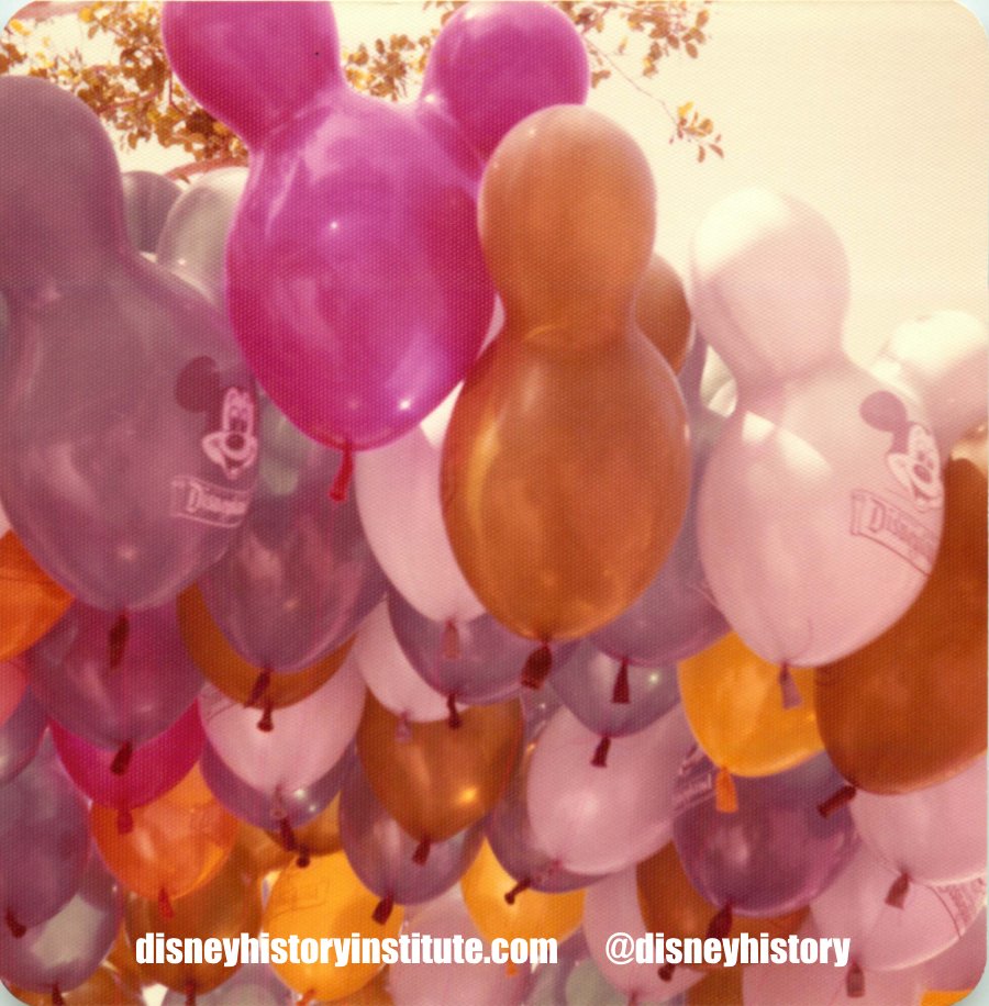 DisneyHistory's tweet photo. Some photo paper textures make for interesting scans, but I love these Disneyland balloons! #randomDHI #disneyland https://t.co/Coy8l89bVo
