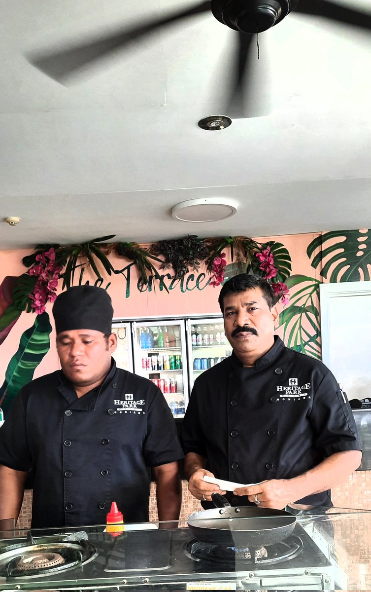 AshokChef3's tweet photo. Chef Ashok kumar #ashokchefcakerecipe #cheflifestyle #chefsgossips #chefsspecia #ashokchef #haritagepark #haritageparkhotelhoniara #chefs_eye #chefsinspiration #chefsinstructores #chefstalk https://t.co/mfwLlBOL41