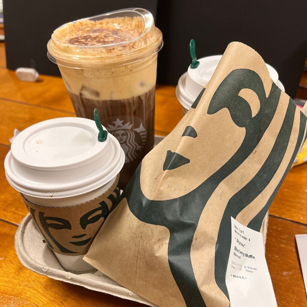 MainStTweet's tweet photo. It might not be International Coffee Day... but the first dreary Monday in October, feels like a National Emergency. Stay caffeinated out there today 😁 https://t.co/sJPeKlQjNa https://t.co/dD58mpZmeS