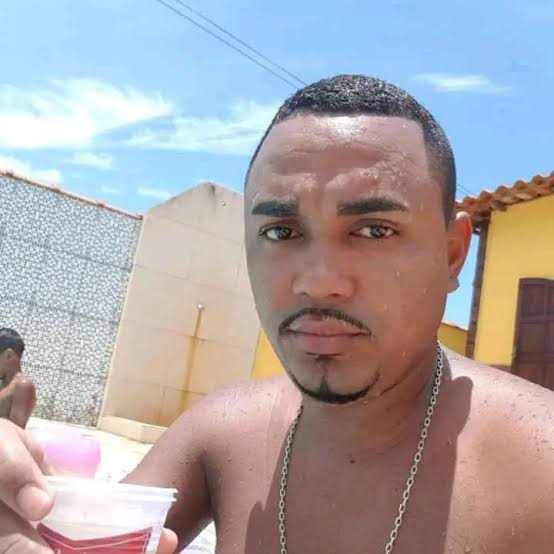 baudorio's tweet photo. hoje seria aniversário do homem que botou a melhor gestão lá na Rua da Feira.. Pivete ✌️🚩🇨🇳 https://t.co/cUYFNejXCI