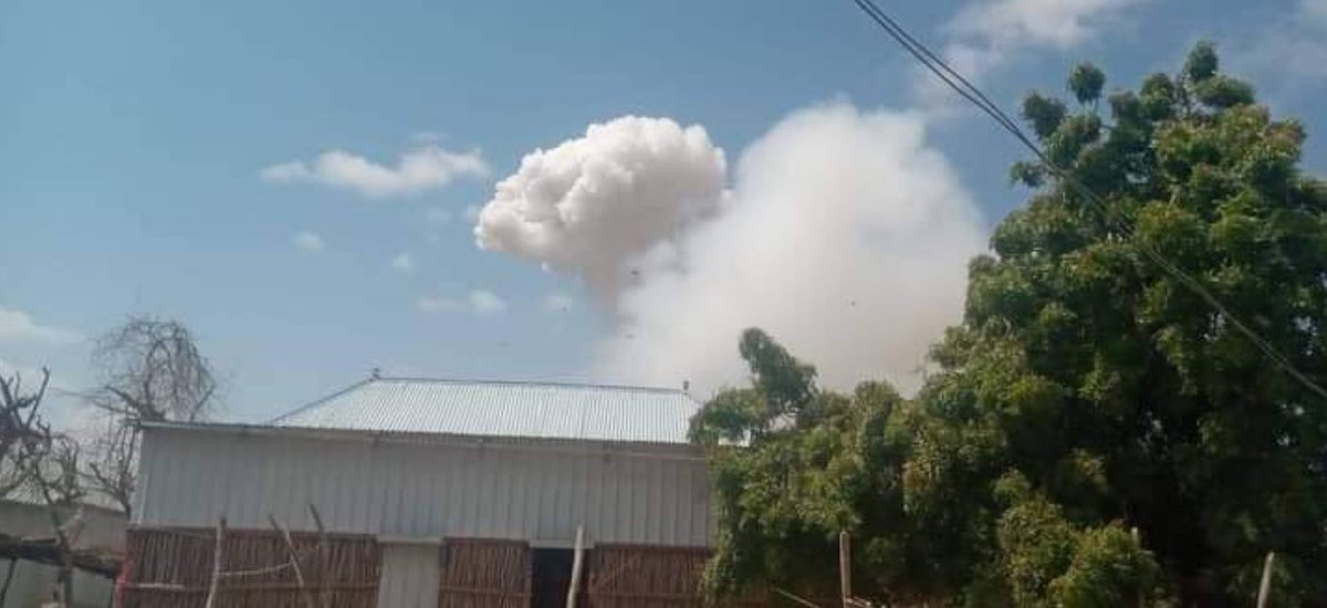 MohamoudFahmo's tweet photo. I STAND WITH BALEDWEYNE
#BALEDWEYNE
#Somalia
@MohamoudGaildon
@Abukar_Arman
@alihwarsame
@JustAwHirsi
@alibodaye
@SomPundit
@kingofSomaliaa
@fortunhassan https://t.co/syyDky8bLn
