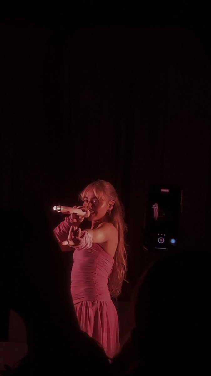 funinaminutee's tweet photo. a few more for ur feed. last night was everything:) @SabrinaAnnLynn https://t.co/Qshr7XLee9