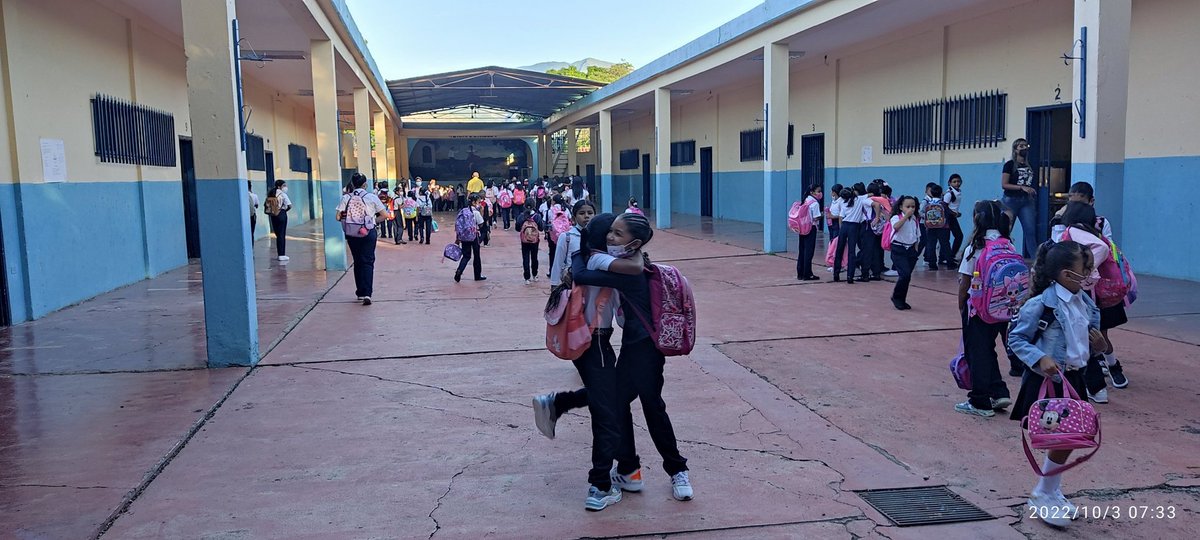ComnClapMoran's tweet photo. ▶️ Municipio:Morán.
▶️ Comunidad:Canta Rana. 
▶️ UBCH: Padres Pérez Limardo.
▶️ Directora:Mariangela Colmenares.
▶️ Comunicador CLAP Gustavo Rodriguez.
#CClapActivo
@LealTelleria
@MinAlimenVen 
@_LaAvanzadora 
@MPPEDUCACION 
@Clap_Nacional 
@NicolasMaduro 
@AdolfoP_Oficial https://t.co/KMRyF8LWRy