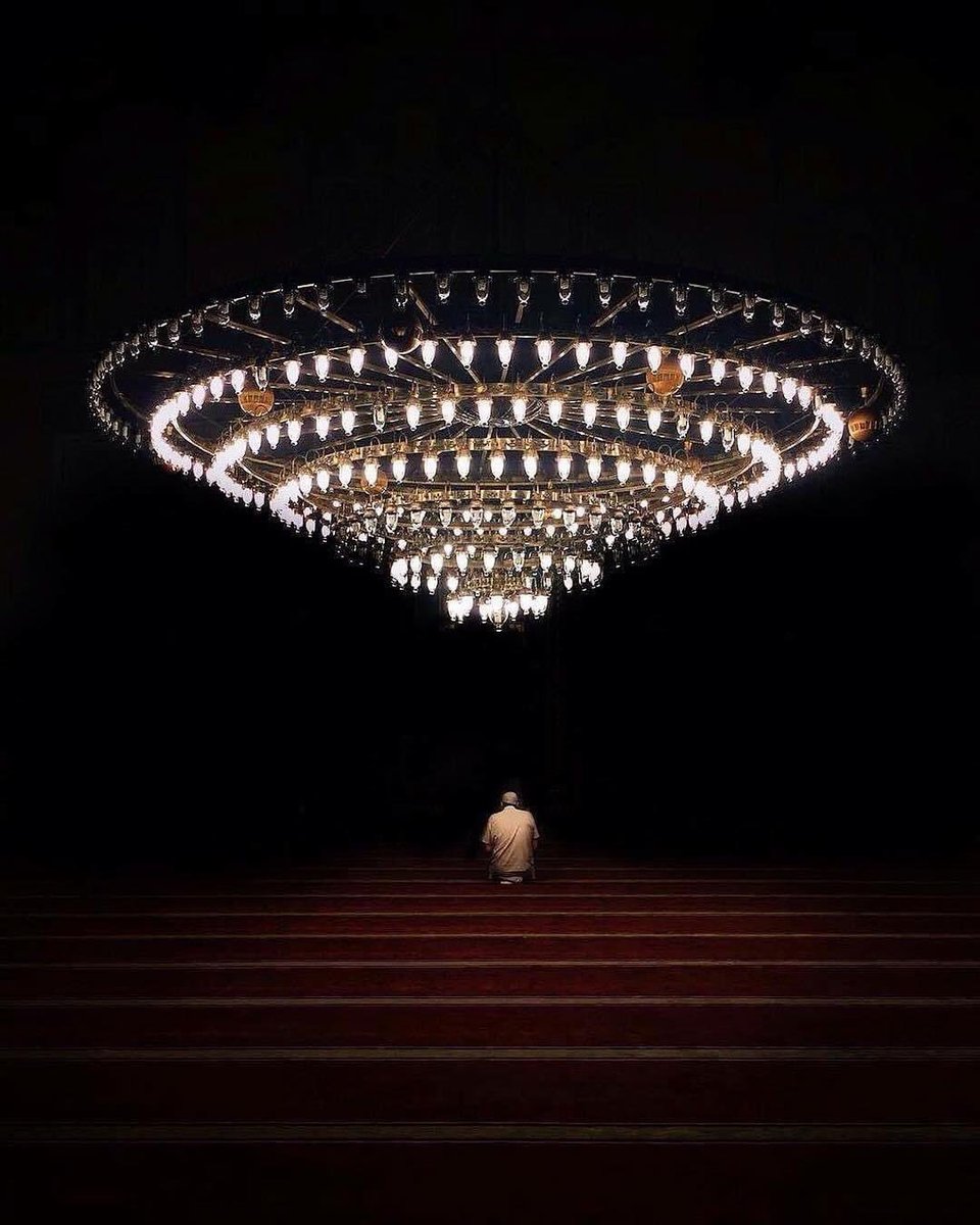 وكلُّ لجوءٍ لغيرِ الله خُذلانُ