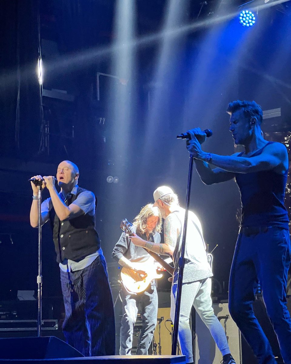 christopherreme's tweet image. Last @311 #grassroots show was absolutely freaking amazing. Best weekend ever. #311 #311nyc #threeeleven #pnut #nickhexum #nickhexum311 #pnut311 #terminal5 #terminal5nyc #311show #311grassroots #threeelevengrassroots