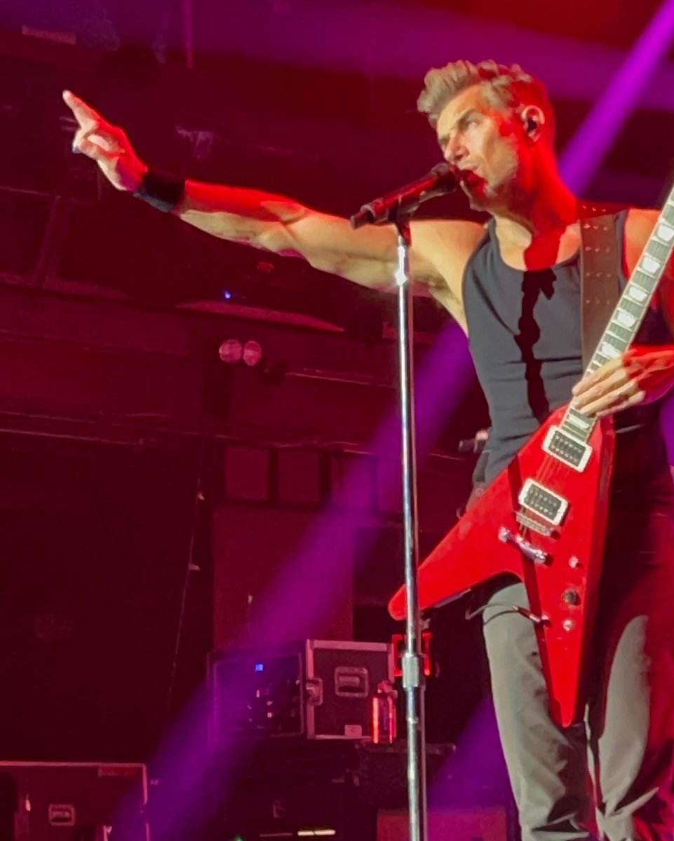 christopherreme's tweet image. Last @311 #grassroots show was absolutely freaking amazing. Best weekend ever. #311 #311nyc #threeeleven #pnut #nickhexum #nickhexum311 #pnut311 #terminal5 #terminal5nyc #311show #311grassroots #threeelevengrassroots