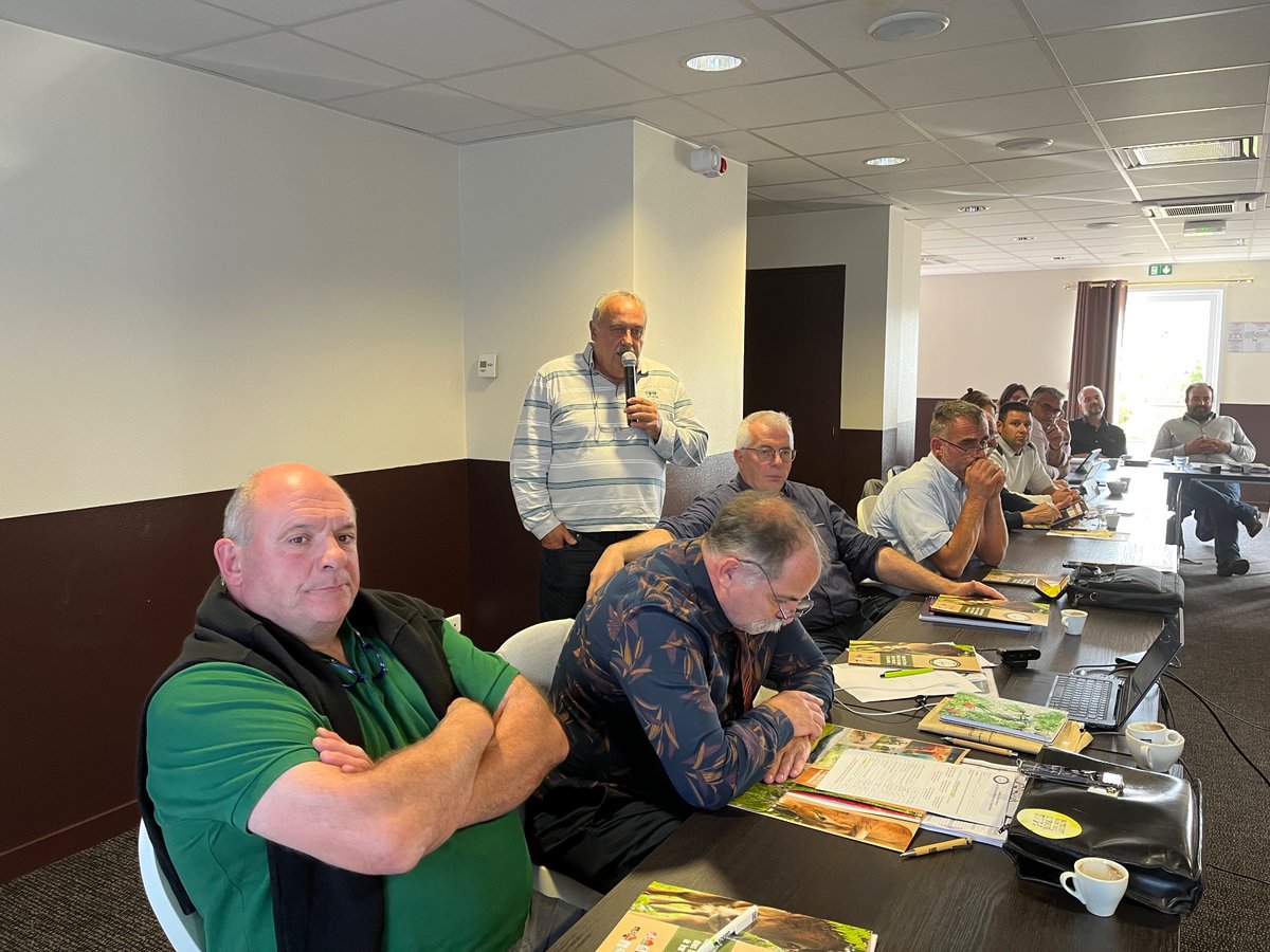 Interbevna's tweet photo. @genevievebarat @NvelleAquitaine Place à la découverte de la filière #Elevage et #Viande du @Departement_23 avec 1️⃣ les résultats économiques des élevages de la Creuse et de la @hautevienne_dep 2️⃣ le marché viande bovine du #PAT 3️⃣ les activités 🐂🐑 de la #Celmar https://t.co/mMRZ4M0tbX