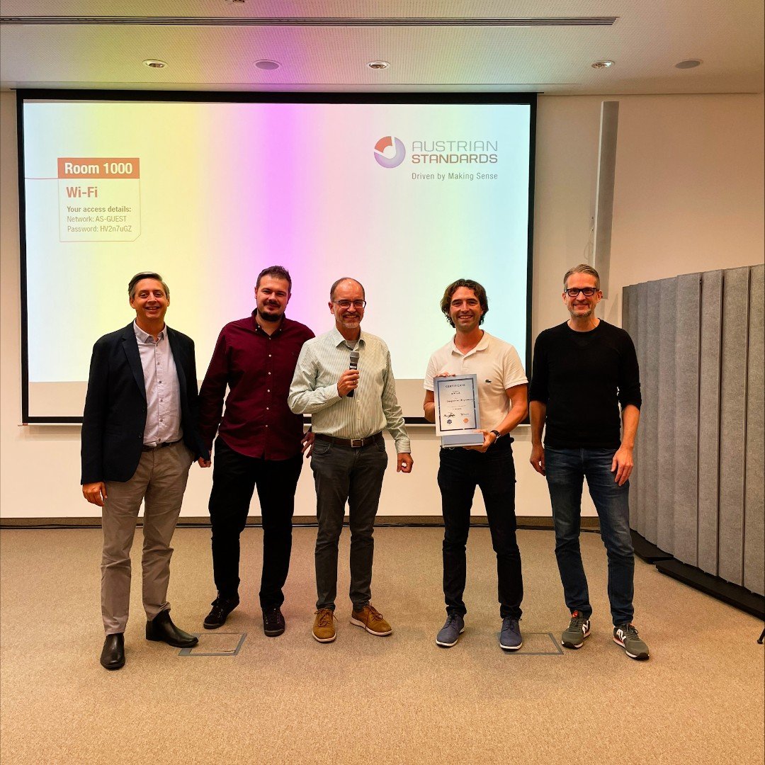 CapgeminiEngES's tweet photo. Hemos obtenido el 1⃣ puesto en la Open Call de #EFPF (European Factory Platform), sobre la que hemos integrado nuestra plataforma que combina #IoT, #IA, #EdgeComputing, #5G y realidad extendida para la creación de espacios de trabajo inteligentes https://t.co/sFkJwHzv4X