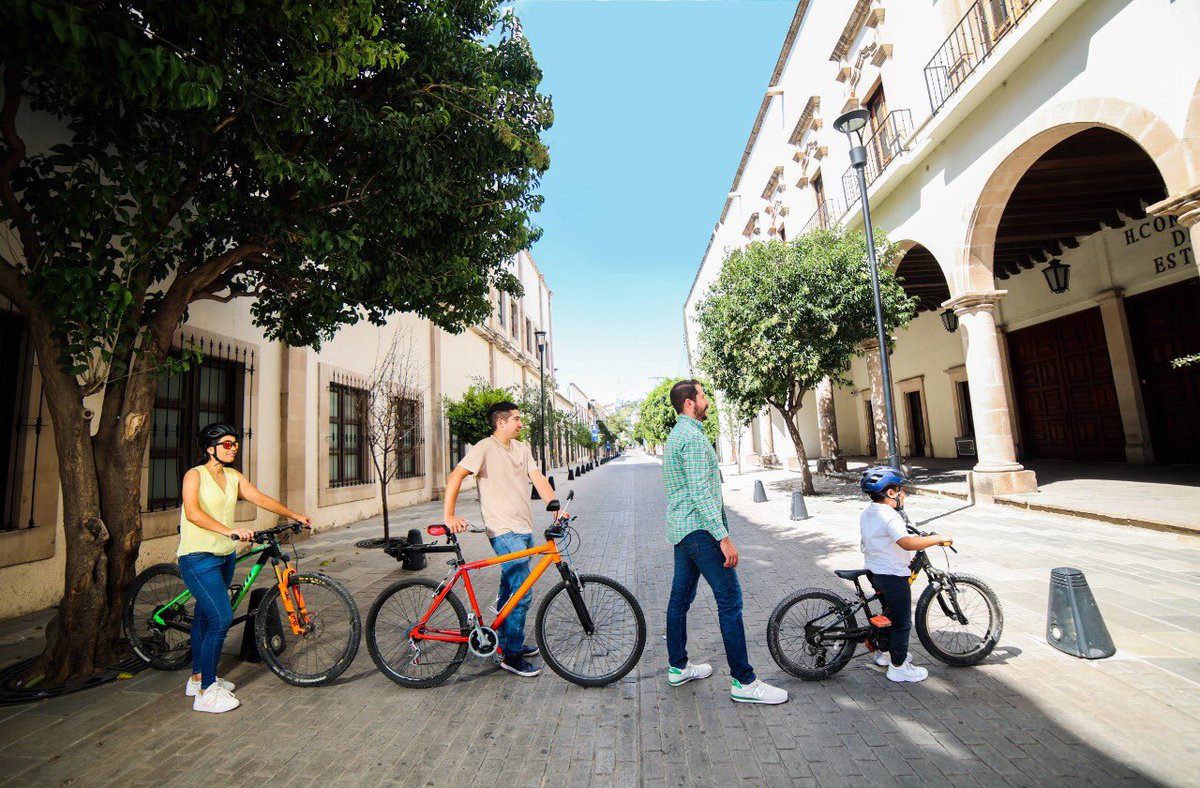 faviolaIP22's tweet photo. Desde la Sociedad Civil vamos juntos y sin colores por el derecho a la movilidad y una #LeyMovilidadSegura para Durango que priorice a las personas sobre los autos y por #NoMásMuertesViales. 

 @GabyHLopez @Marisol_CaQu  @gerardogalaviz_  @RPachecoDgo @JoelCorralA @Sandra12Amaya https://t.co/ih7r4wf6DG