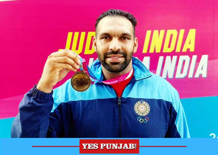HSBawa_Official's tweet image. ਕ੍ਰਿਪਾਲ ਸਿੰਘ ਨੇ ‘ਡਿਸਕਸ ਥਰੋਅ’ ਵਿੱਚ ਸੋਨੇ ਦਾ ਤਮਗ਼ਾ ਜਿੱਤਿਆ, ਨਿਸ਼ਾਨੇਬਾਜ਼ੀ ਵਿੱਚ ਸਿਫ਼ਤ ਕੌਰ ਸਮਰਾ, ਵਿਜੈਵੀਰ ਸਿੱਧੂ ਤੇ ਹਰਨਵਦੀਪ ਕੌਰ ਨੇ ਸੋਨ ਤਮਗੇ ਜਿੱਤੇ  yespunjab.com/punjabi/?p=100…

#Punjab #KirpalSingh #DiscusThrow #SifatSamra #VijayveerSidhu #Harnavdeep #Shooting #YesPunjab