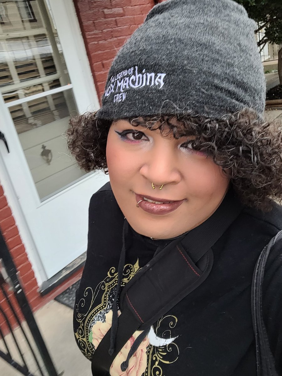 TheCrossingDM's tweet photo. Getting ready to take on this week with my school stuff and a boatload of coffee!!!! Time to get my writing on ☕️ https://t.co/BsVIHEkKg7