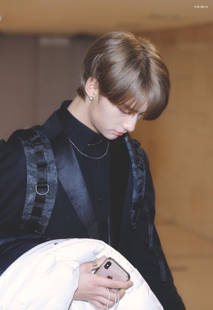 Diyorum bir yerden tanıdık geliyor meğerse baby hyunjinmiş