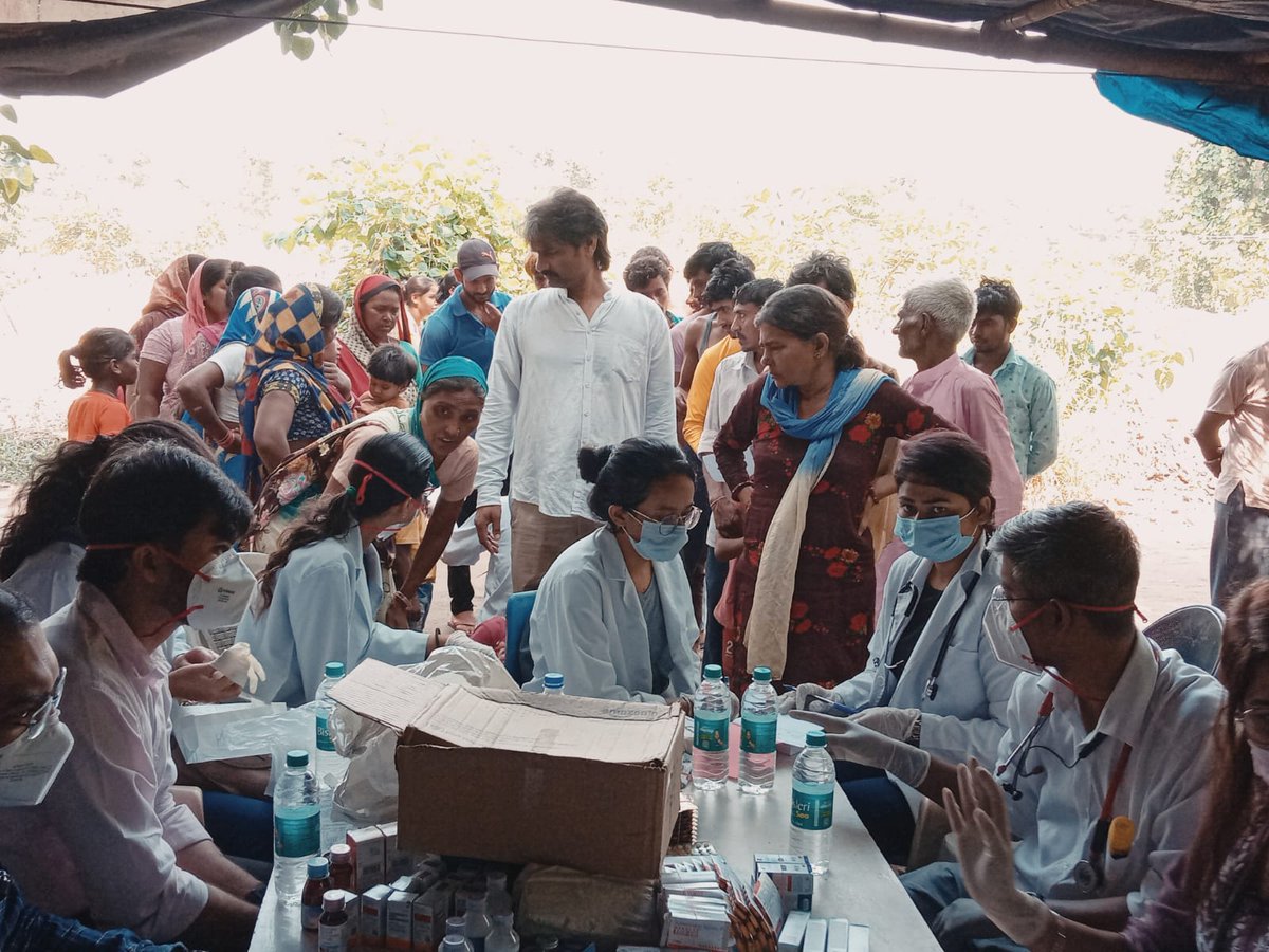hands_thathelp's tweet photo. @hands_thathelp organised a successful health camp at ITO,delhi providing basic healthcare services to the needy public. Kudos to the team who devoted their time!!🔥🔥 https://t.co/KFAgdgSmKJ