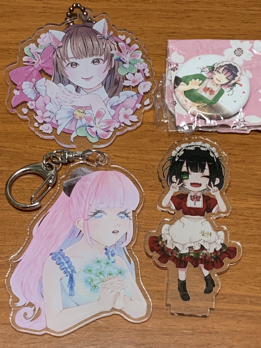 kotonohagabu's tweet photo. アクスタ祭り
左上:徳島の ぴよちゃん2021年アクスタ
右上:アンダンテの ひなさん2021年誕生缶バッジ
左下:アンジェールの あいりちゃん2022年誕生アクスタ
右下:アンダンテの ひなさん2022年誕生アクスタ
ハチワレ「どれも可愛くて魅力的だね最高」
#angelle #Andante
#アンジェール #アンダンテ https://t.co/SI0rYZwhwn
