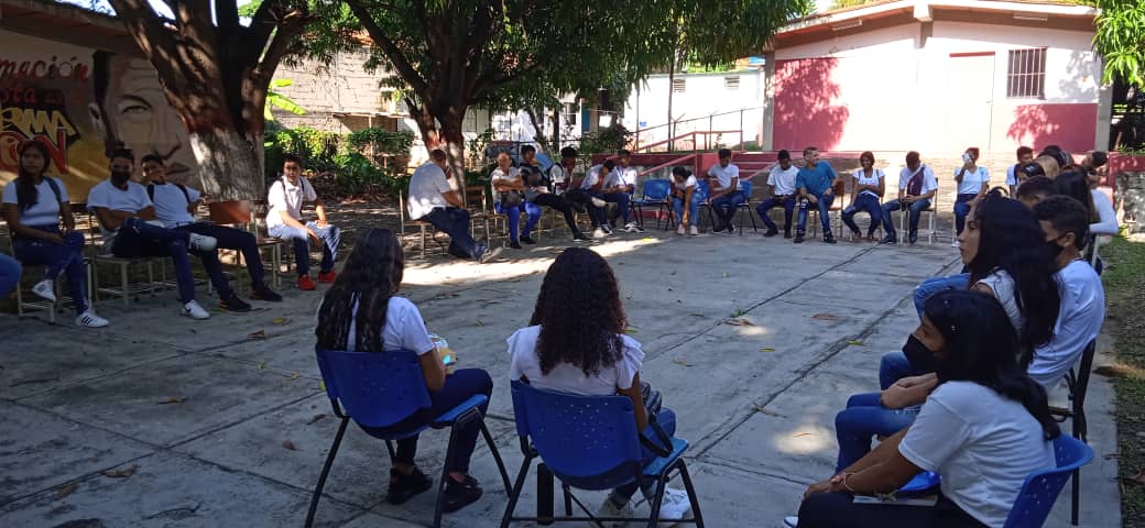 guarico_inces's tweet photo. #3Oct | El Liceo Inces Guárico da inicio al año escolar 2022-2023, recibiendo a los jóvenes, adultos y adultas que continuarán su formación técnica profesional en un perfil productivo laboral. ❤️🇻🇪

#RegresoAClases
#FórmateEnElInces https://t.co/t9zpxrj4CA