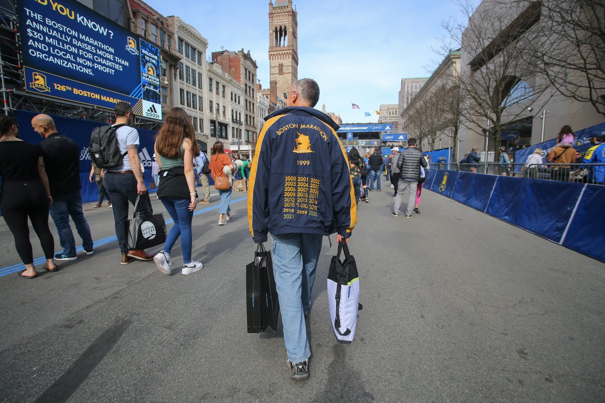 bostonmarathon's tweet photo. In case you're in need of some motivation on this #MotivationMonday 💙💛

#BostonMarathon https://t.co/nC0cOoo82x