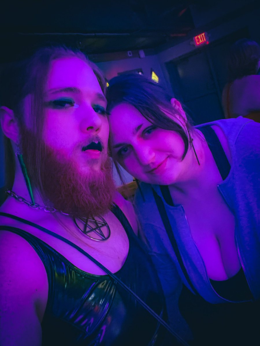 YourSlimeMellow's tweet photo. Went out with the always sweet @DazedandHot https://t.co/AnAncsLYSi