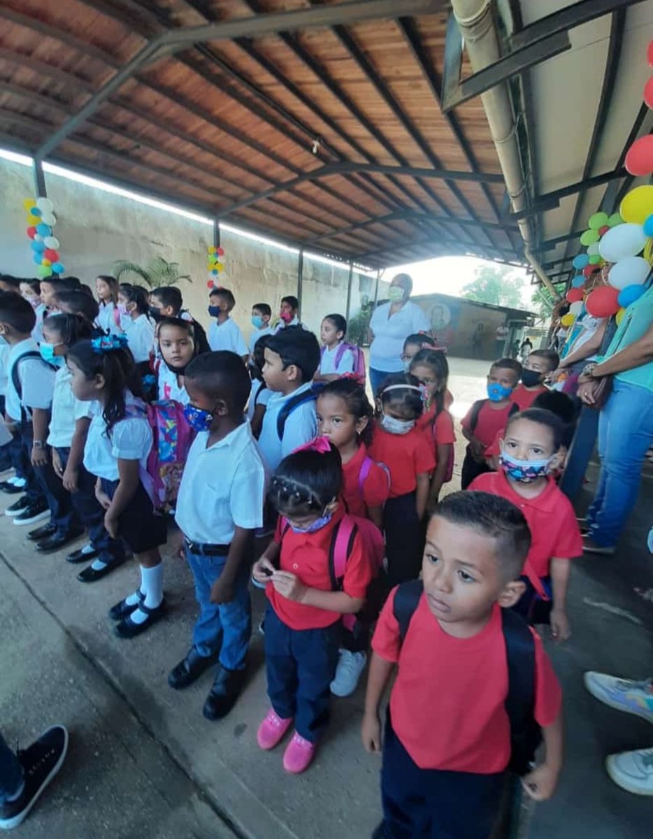 Sugeralva's tweet photo. Inicio de Año Escolar 2022-2023 en la U.E. María Belisario de Sánchez https://t.co/mVRvOtRIIL