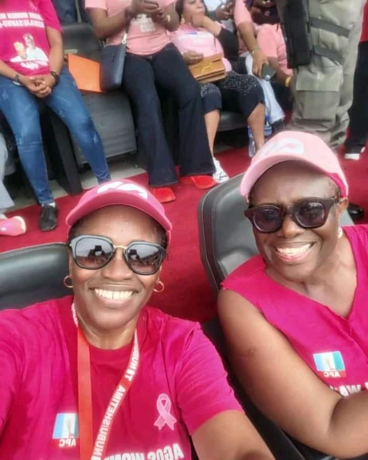 DOlusegun's tweet photo. Joke Silva for BAT ❤️❤️❤️❤️ https://t.co/UMhQDGt4fJ