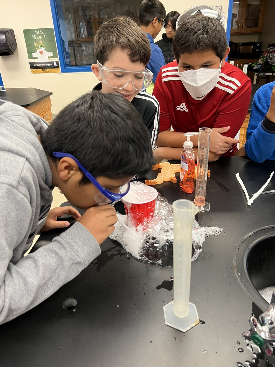 DeniseGoodliffe's tweet photo. Scientific method practice! https://t.co/j8X13YgCOe
