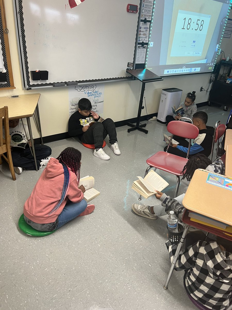 A cozy Stamina on a Monday morning 📚 <a href="/Mere_Forte/">Meredith Forte</a> <a href="/BerkeleyDrB/">Dr Baxter</a>