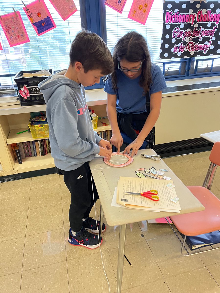 CMSMrsWright's tweet photo. We’re catching some symbols from WALK TWO MOONS in Advanced Language Arts with our Dream Catcher Project! 🌙
@CanonMacMS @WEARECMS25 https://t.co/CqaDp6eA3e