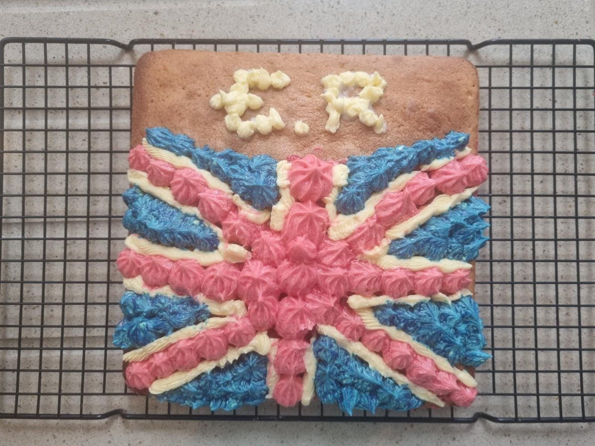 Murron showing her superb piping skills! #skills #queenelizabeth