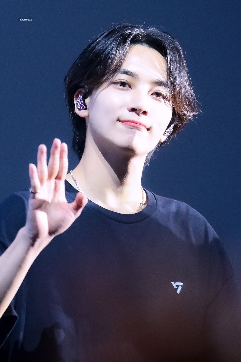 peachfuzz_1004's tweet photo. 항상 행복하자 🧡
#깊은향기로_남을_정한이의_스물여덟
#1004DayWithJeonghan https://t.co/tNRfTFnC5v