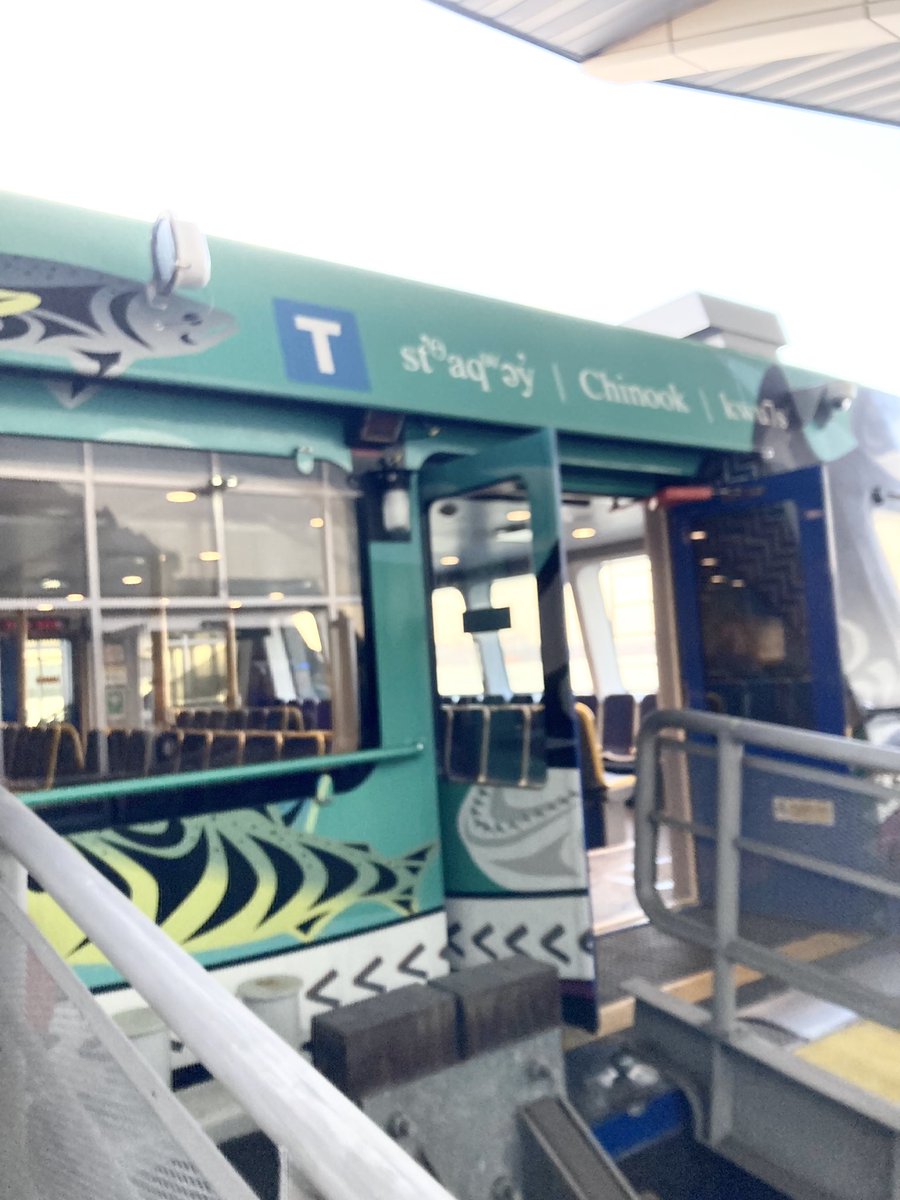 MayumiIzumi1's tweet photo. Good morning! What a beautiful one @TransLink 🙏 It will be a busy day @EmpowerClinics @PortVancouver #cruiseshiptesting #covidtesting #rapidantigentesting #pcrlamp #rapidlamp https://t.co/SX92AXCa2q