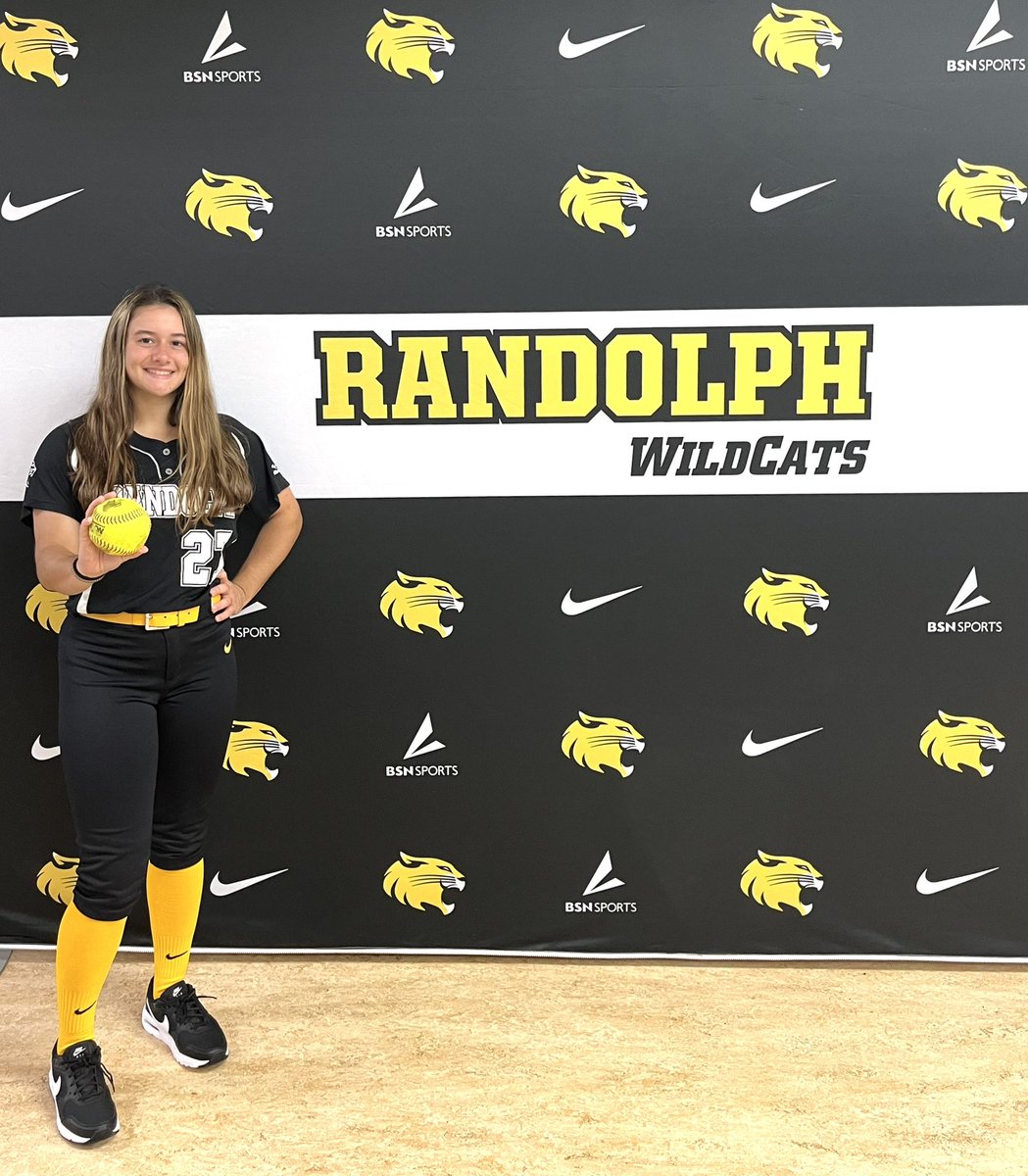Delaneys22's tweet photo. Thank you @RandolphSB and @Kazdynn for the weekend! I had a great time getting to know my future teammates!! @UnityBlackwell https://t.co/gYmkJQ9Hae