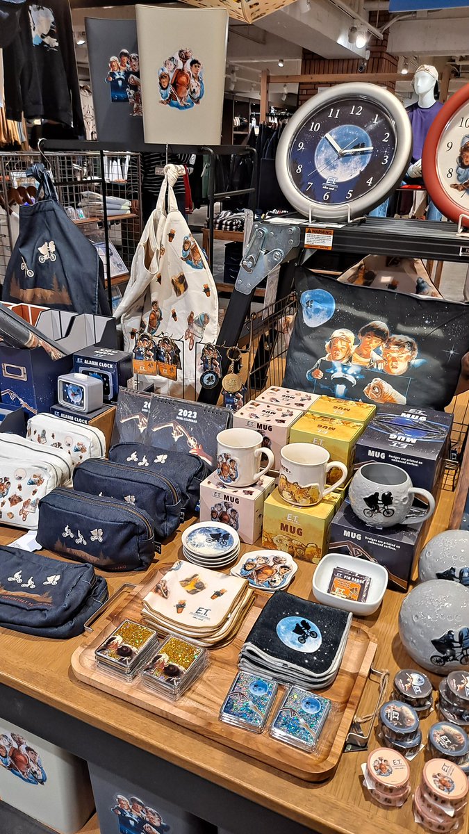 tiff_oh's tweet photo. Who is all this E.T. merchandise for??? https://t.co/VT1NxpZbQA